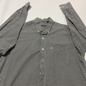 IZOD 100% cotton black and white button down shirt size xlt